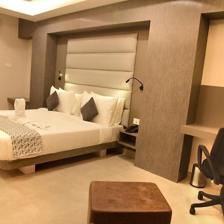 Hotel Rishiraj, Nagaon Nagaon  Kültér fotó