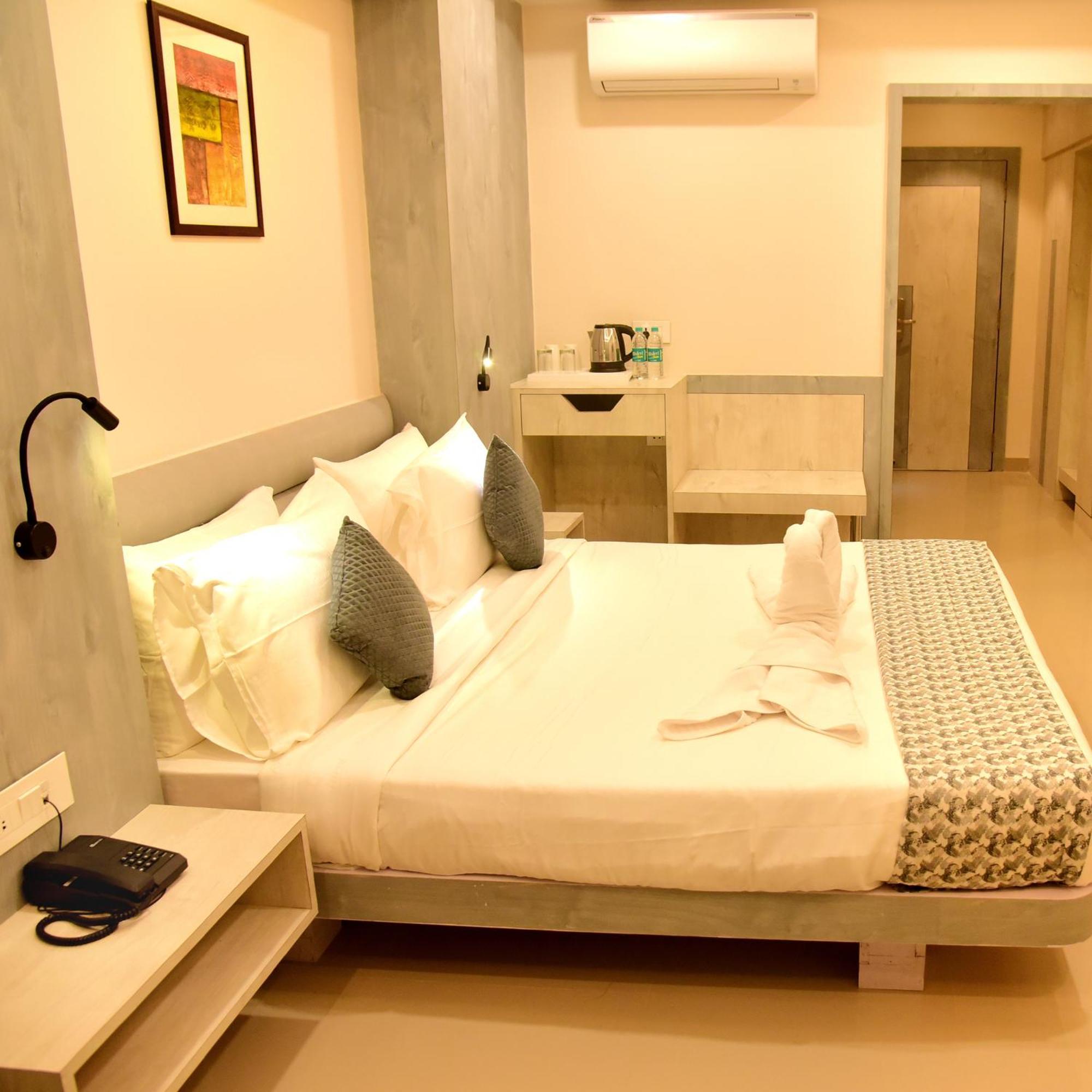 Hotel Rishiraj, Nagaon Nagaon  Kültér fotó