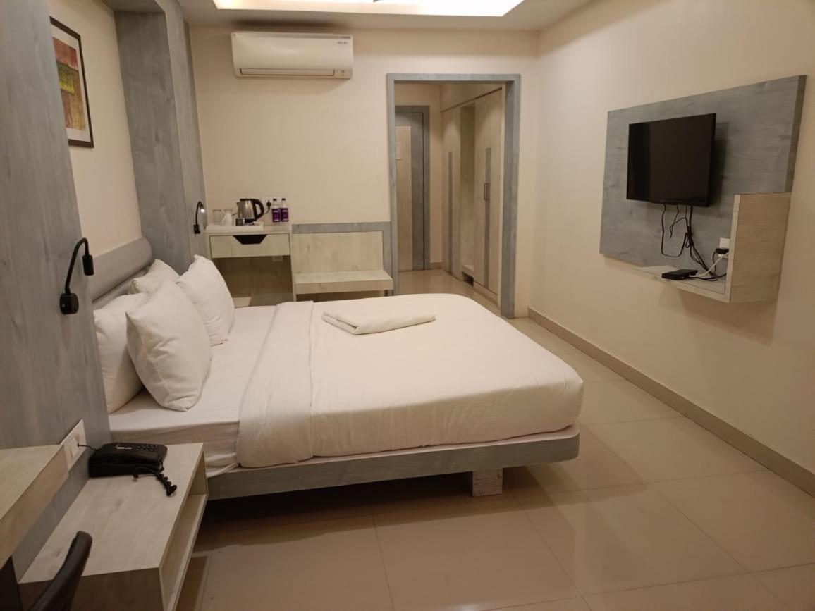 Hotel Rishiraj, Nagaon Nagaon  Kültér fotó