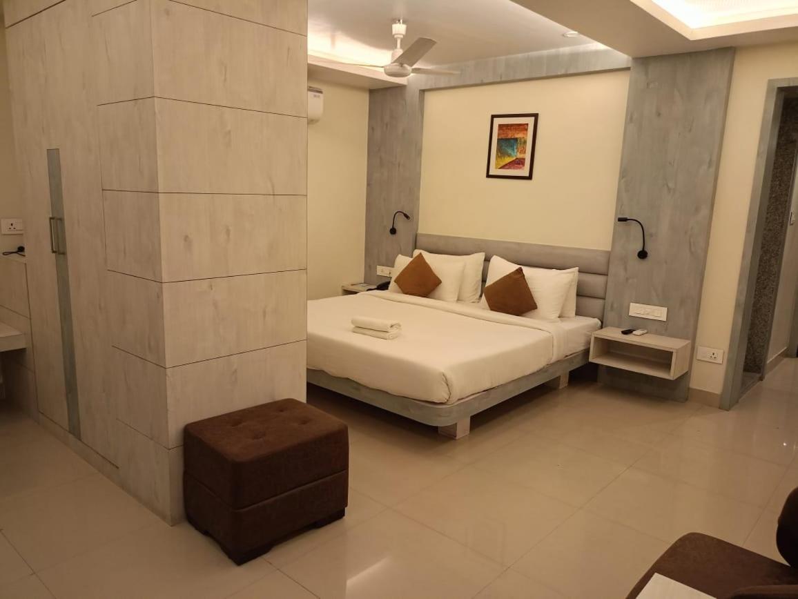 Hotel Rishiraj, Nagaon Nagaon  Kültér fotó