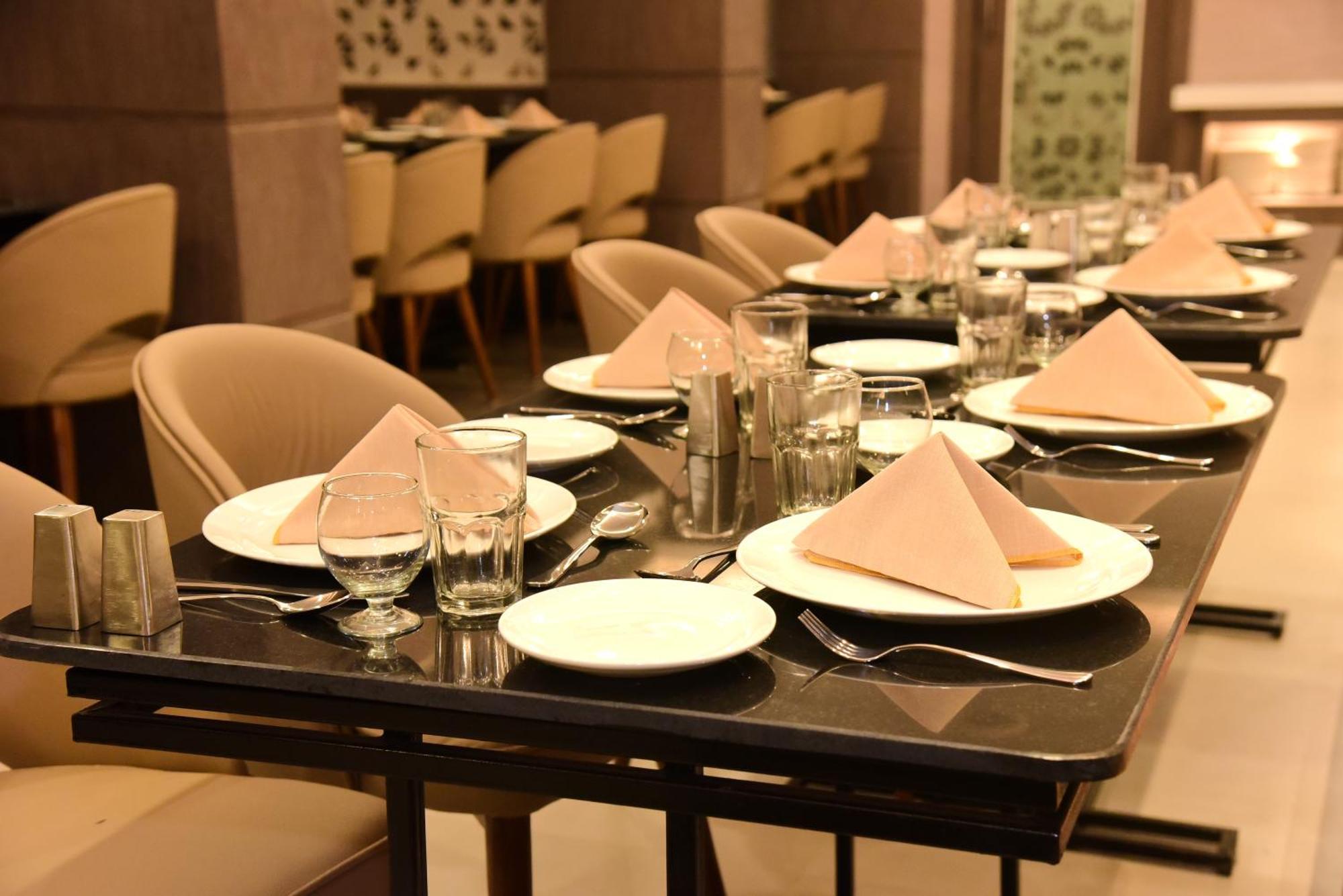 Hotel Rishiraj, Nagaon Nagaon  Kültér fotó
