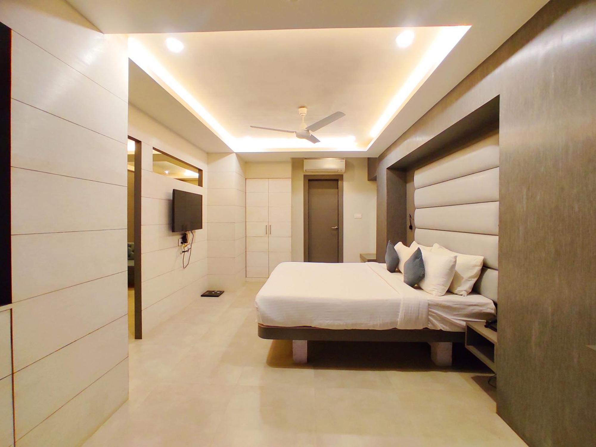 Hotel Rishiraj, Nagaon Nagaon  Kültér fotó
