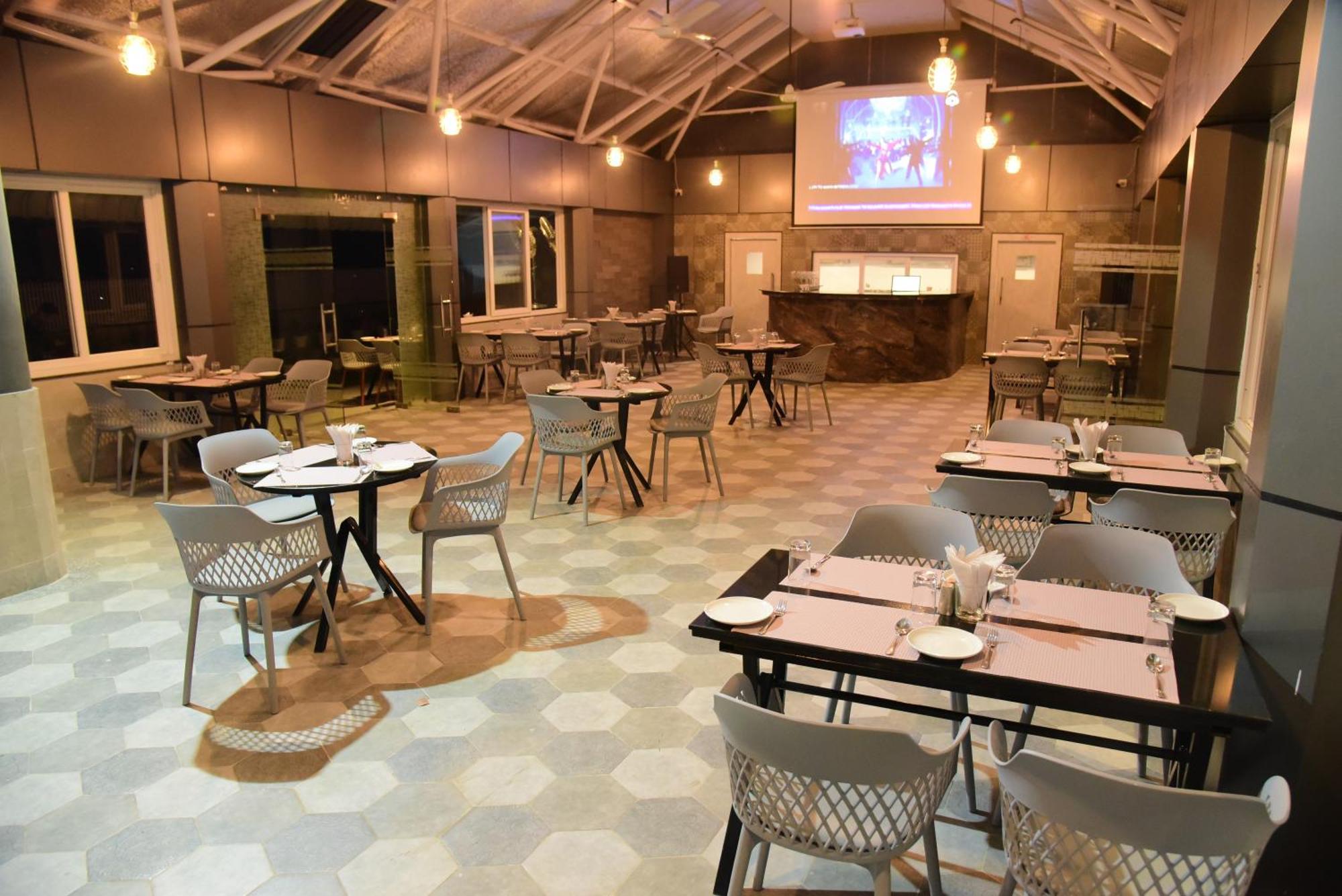 Hotel Rishiraj, Nagaon Nagaon  Kültér fotó